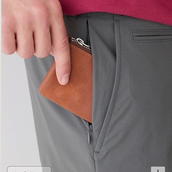 J crew 10.5" tech short coal grey - Picture 3 of 8